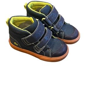 See Kai Run, Navy and Yellow “Drew” Kids Sneakers, Size 8